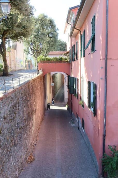 Apartamento La Casa Di Loris Sarzana Exterior foto