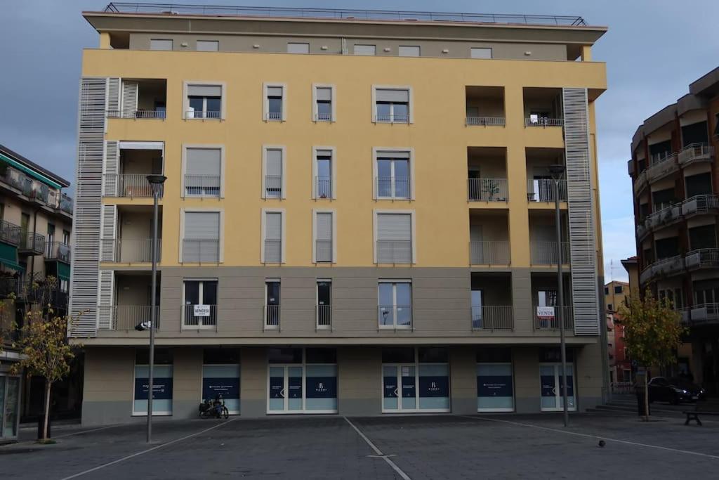 Apartamento La Casa Di Loris Sarzana Exterior foto