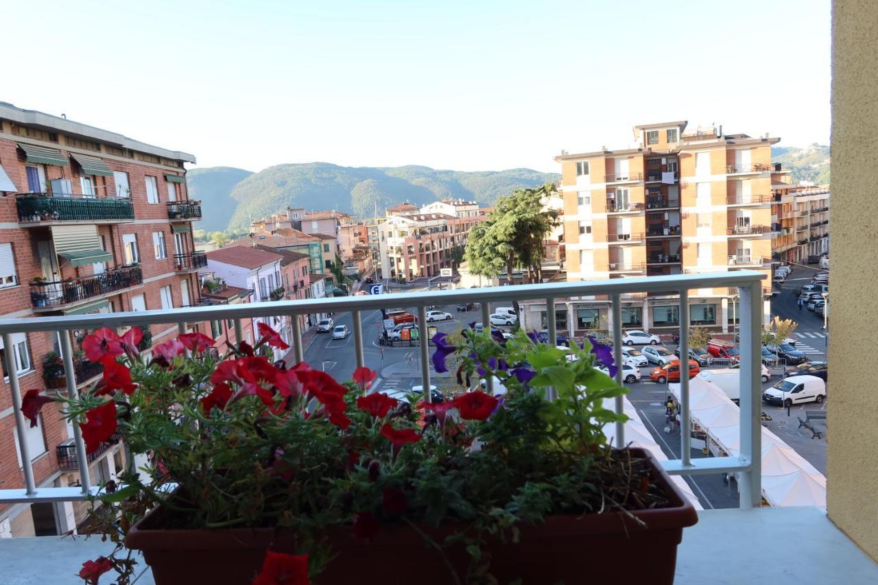 Apartamento La Casa Di Loris Sarzana Exterior foto