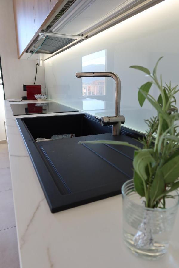 Apartamento La Casa Di Loris Sarzana Exterior foto